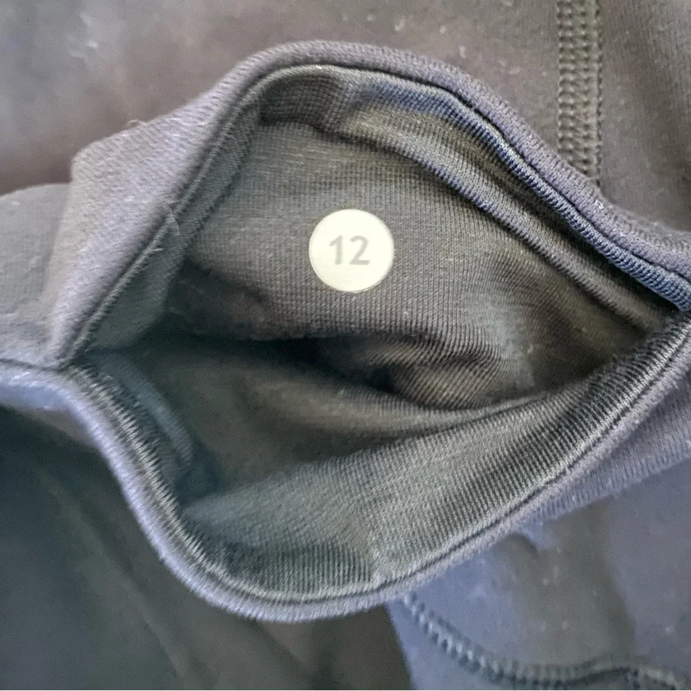 Lululemon Women’s Sz 12 Groove‎ Pant in Black/Bloom Juice